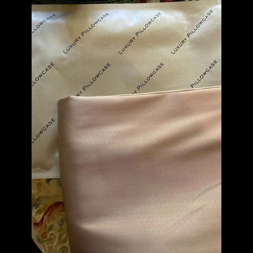 🌼👸🏼💰Luxury Satin Pillowcases 2 Queen (20 X30) Golden With Hidden Zipper